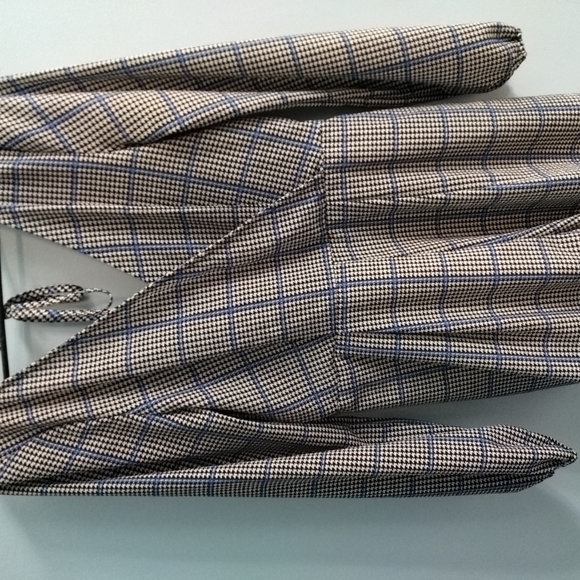 Trixxi Size Small Romper Shorts With Long Sleeves!! - Picture 1 of 3